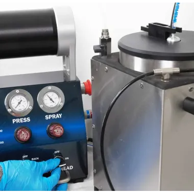 Automatický čistič aplikačních hlav Spraypoxy